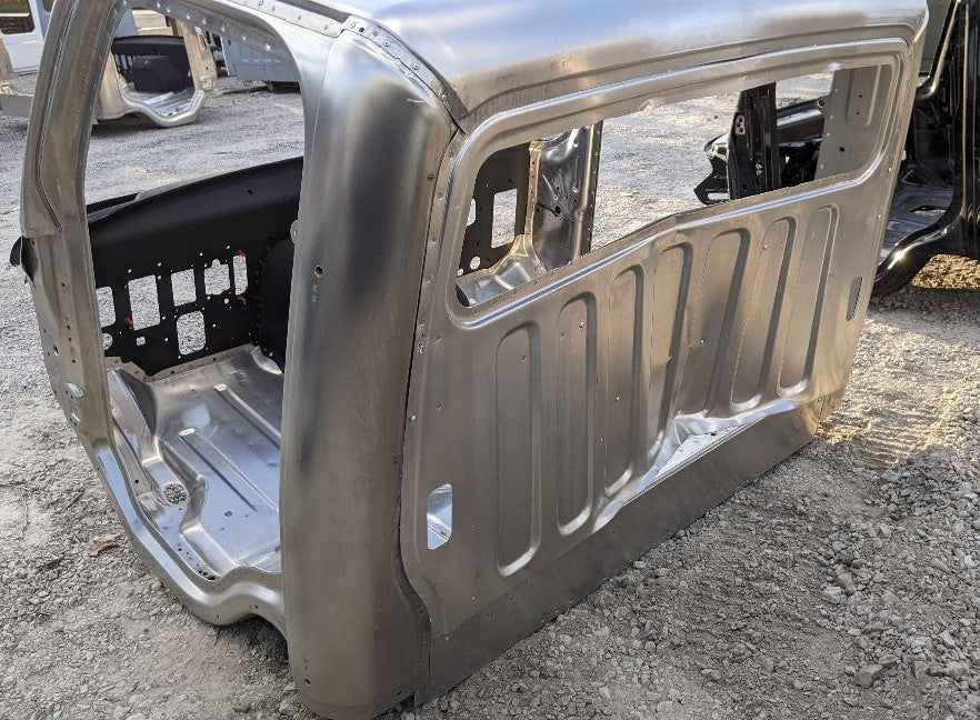 Damaged Freightliner M2 Day Cab Shell #14