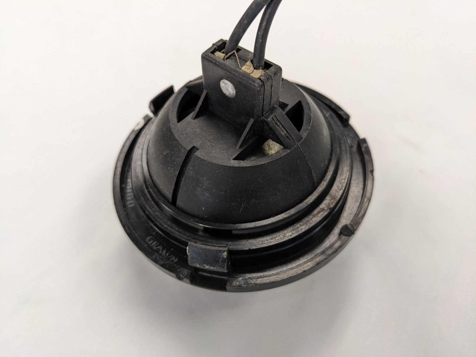 *Lot of 2* *Broken Mounting Tabs* Freightliner Reading Light - P/N A22-35589-000