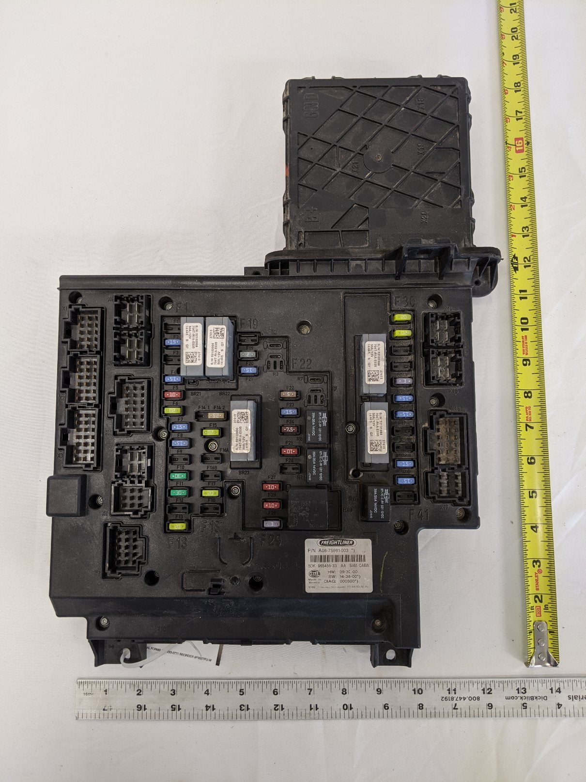 Used Hella Freightliner Cascadia Cabin Control Module - P/N A06-75981-003