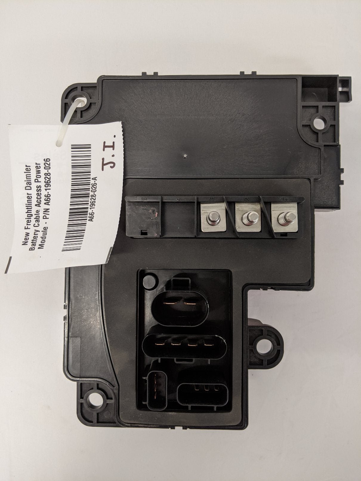 New Freightliner Daimler Battery Cable Access Power Module - P/N A66-19628-026 (10171253195068)
