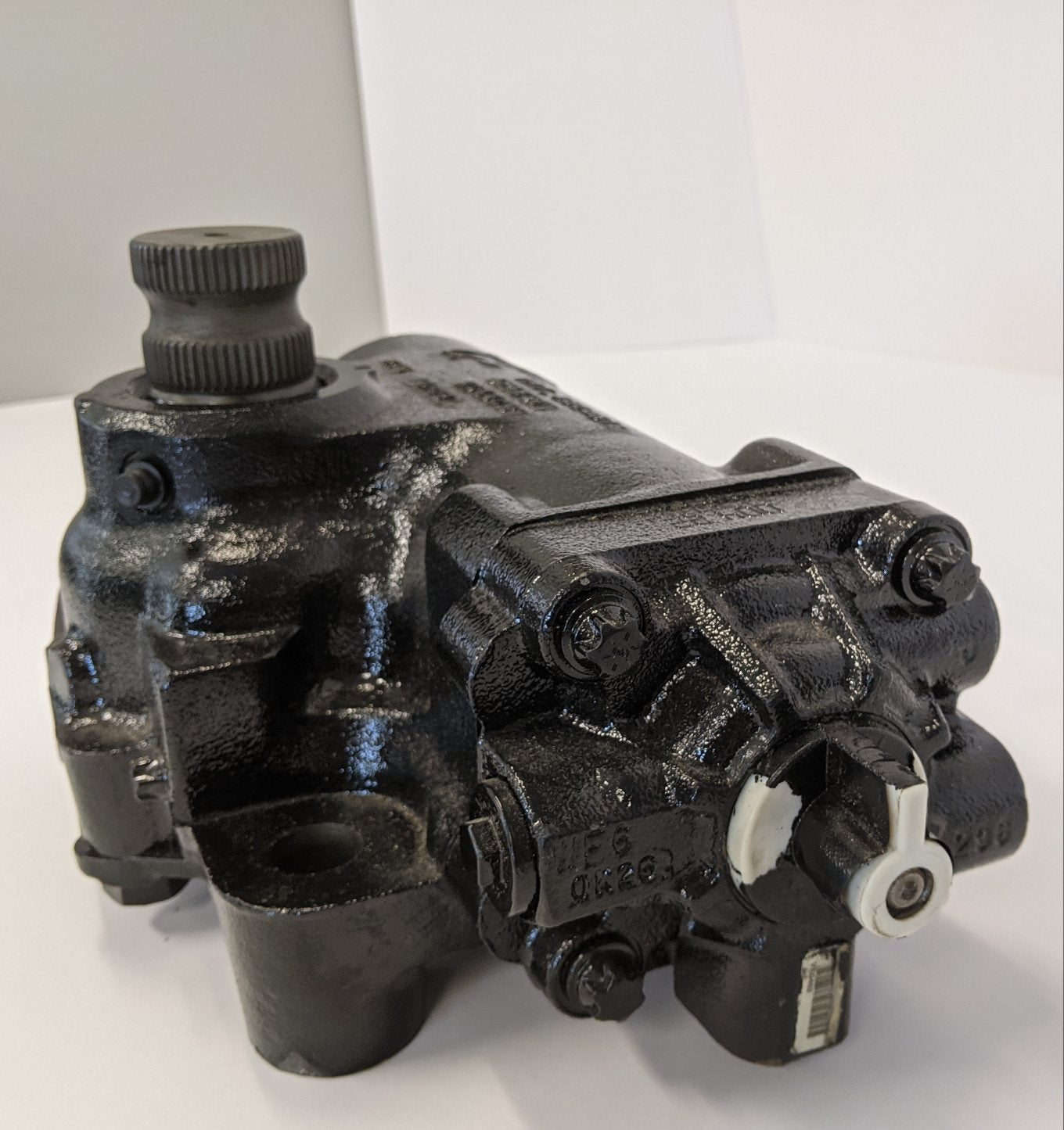 New Freightliner Steering Gear Box Assembly - P/N 14-15655-000 (10145926054204)