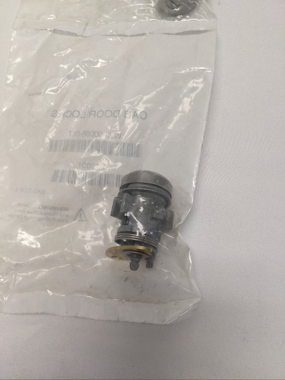 Freightliner Cascadia P4 Door & Ignition Lock Set W22-00086-017
