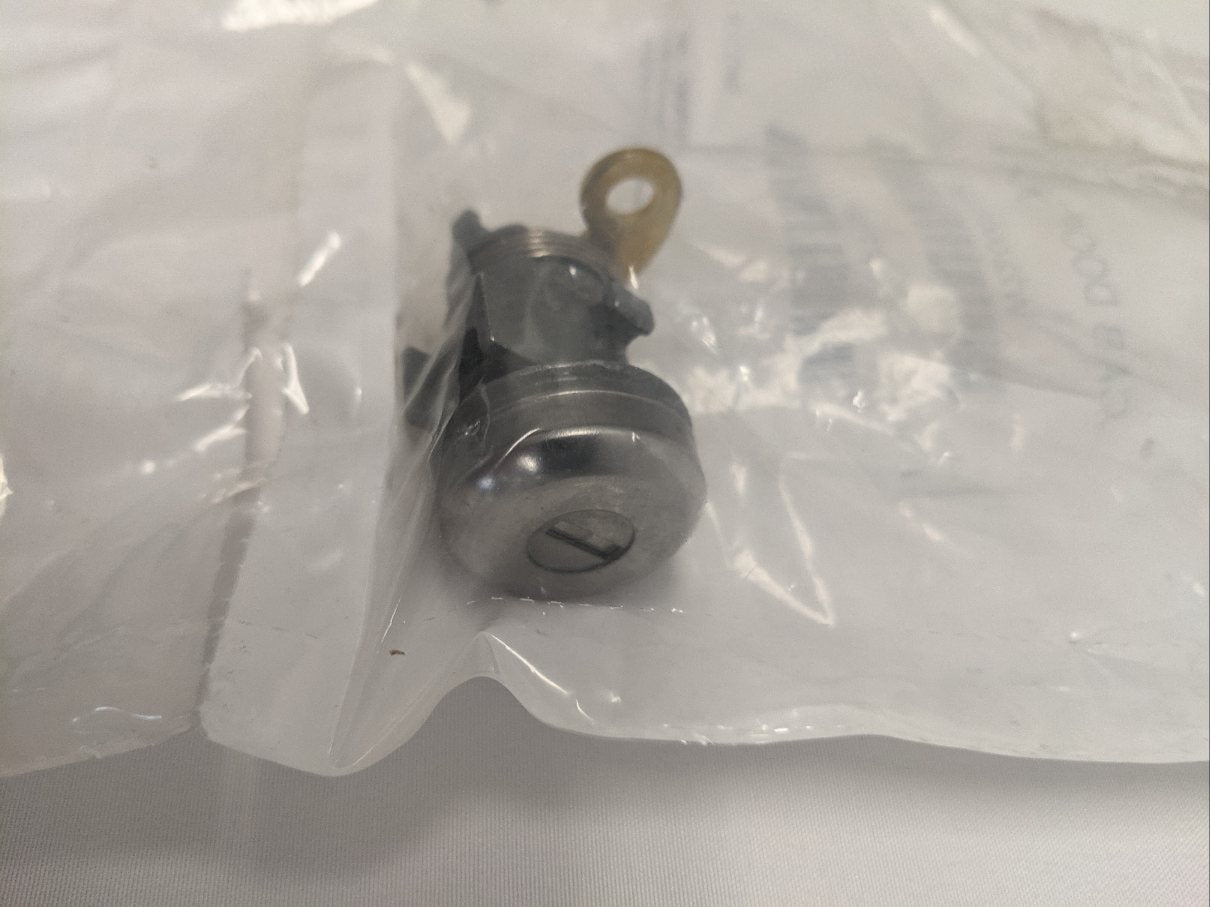 Freightliner M2 2-Key Door & Ignition Lock Set | W22-00077-019