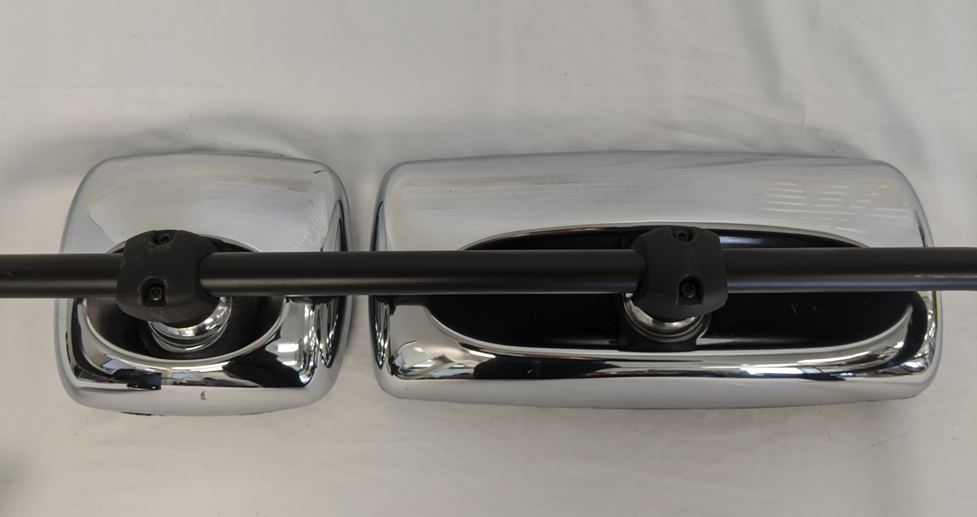 *Cracked* Freightliner M2 RH Remote HTD Chrome Door Mirror - P/N A22-74244-007 (6599022084182)