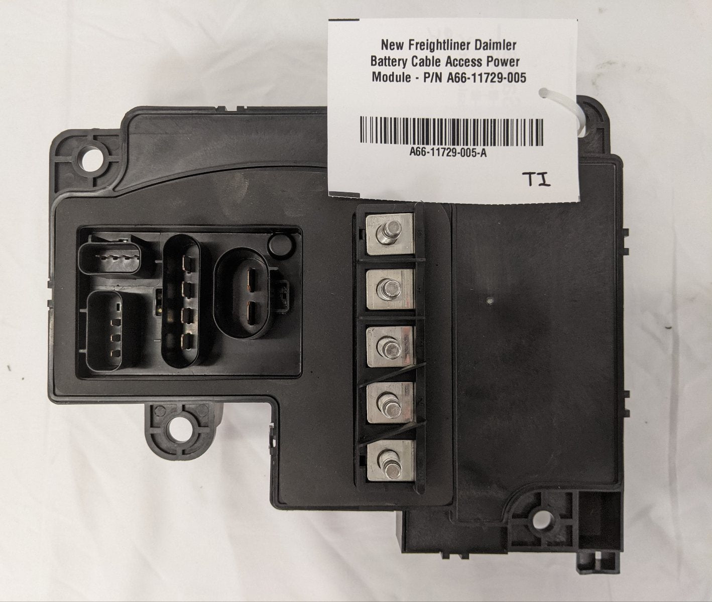 New Freightliner Daimler Battery Cable Access Power Module - P/N A66-11729-005 (10169436373308)
