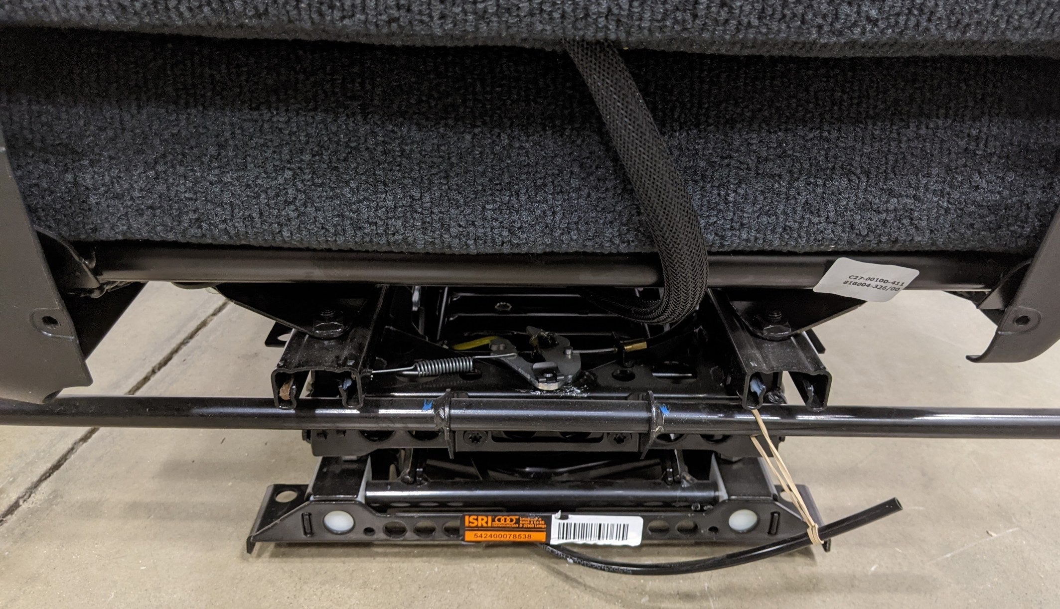 Damaged ISRI  Air Ride 1 Arm 2 Lumbar Black Passenger Seat -P/N ISR 816004 326 (9995468144956)