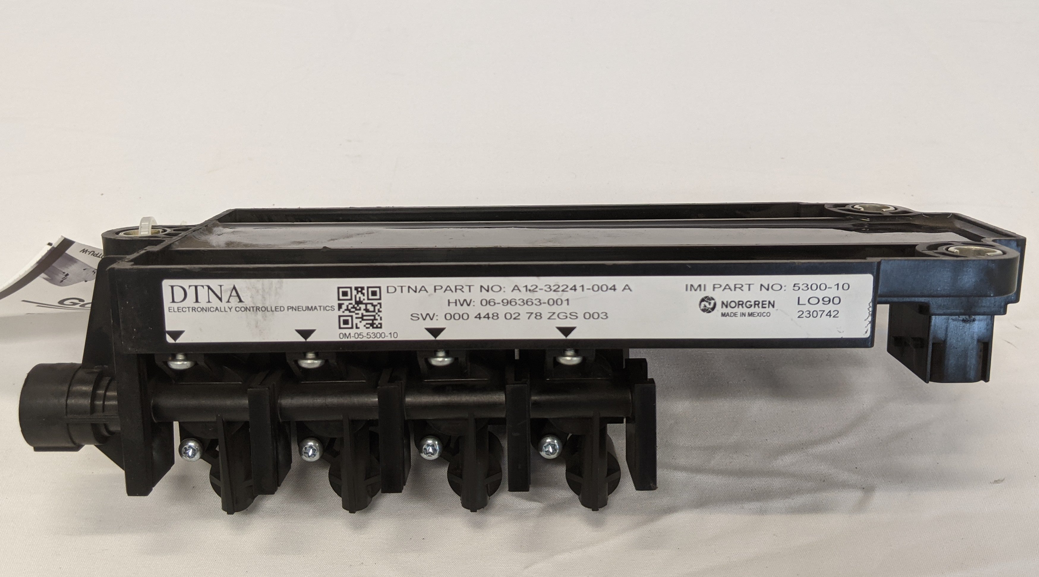 New Freightliner ECP 4 Solenoids Bank - P/N  A12-32241-004 (10121438363964)