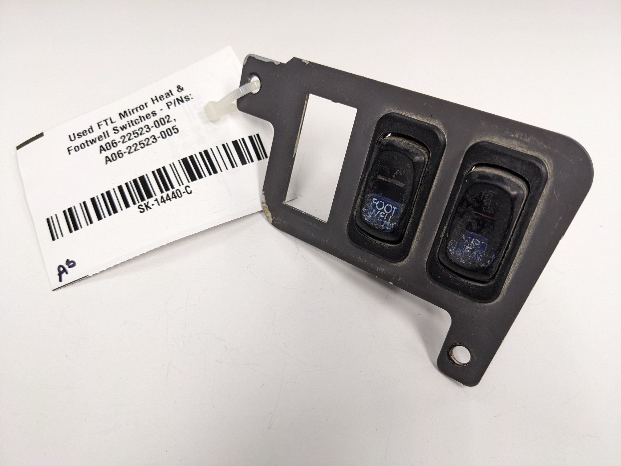 Used FTL Mirror Heat & Footwell Switches - P/Ns: A06-22523-002, A06-22523-005 (10122020585788)