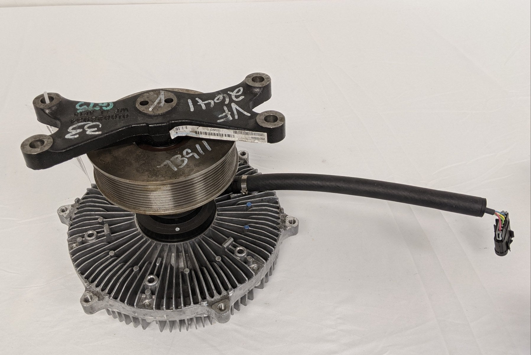 Sᙏ̤̫⑅* Damaged Cummins E-Viscous Heavy Duty Fan Clutch & Hub | KYS