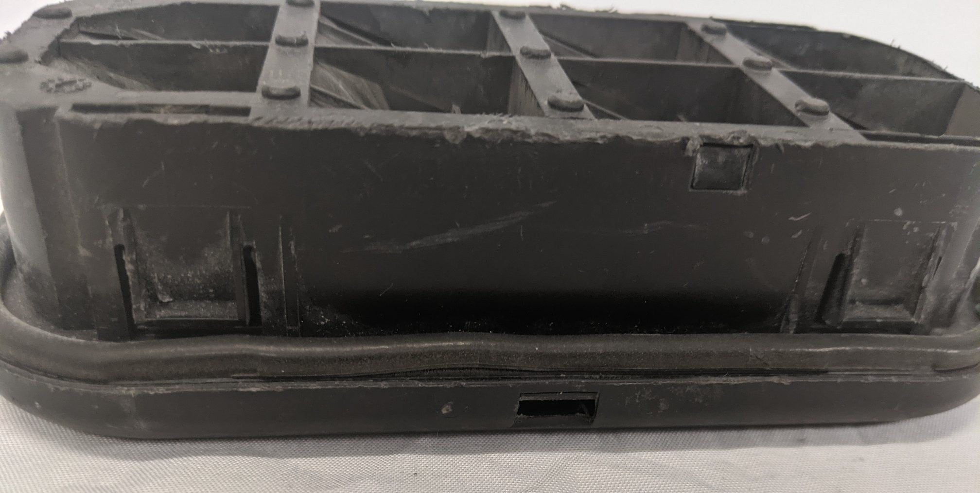 Freightliner Columbia Cab Vent Exhauster (A 901 830 00 42) - Used