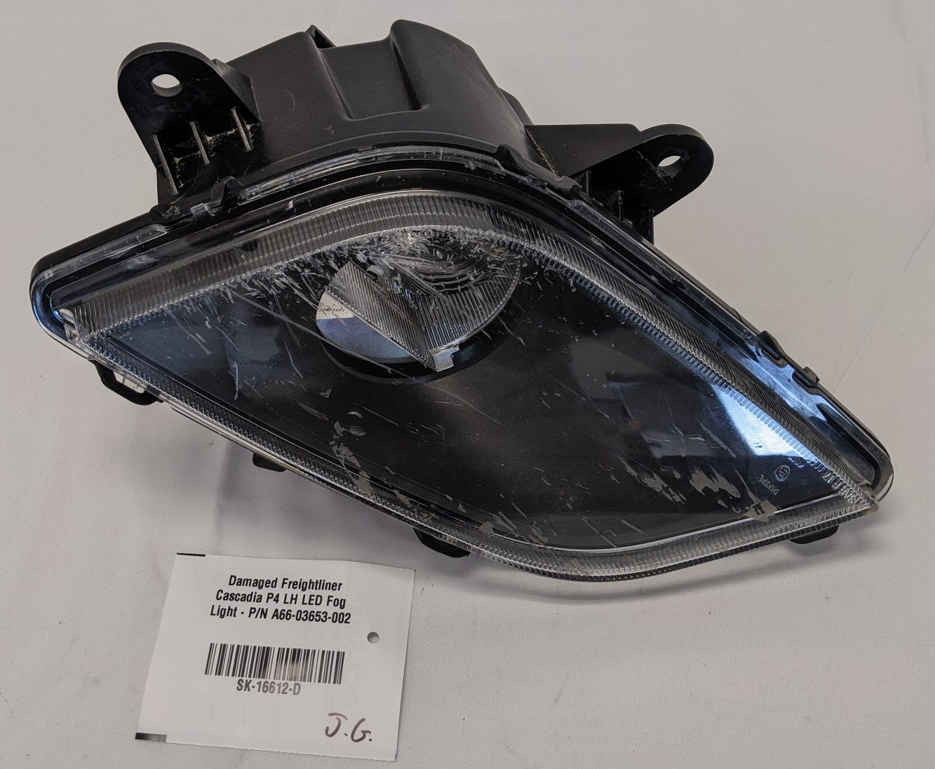 Damaged Freightliner Cascadia P4 LH LED Fog Light - P/N A66-03653-002