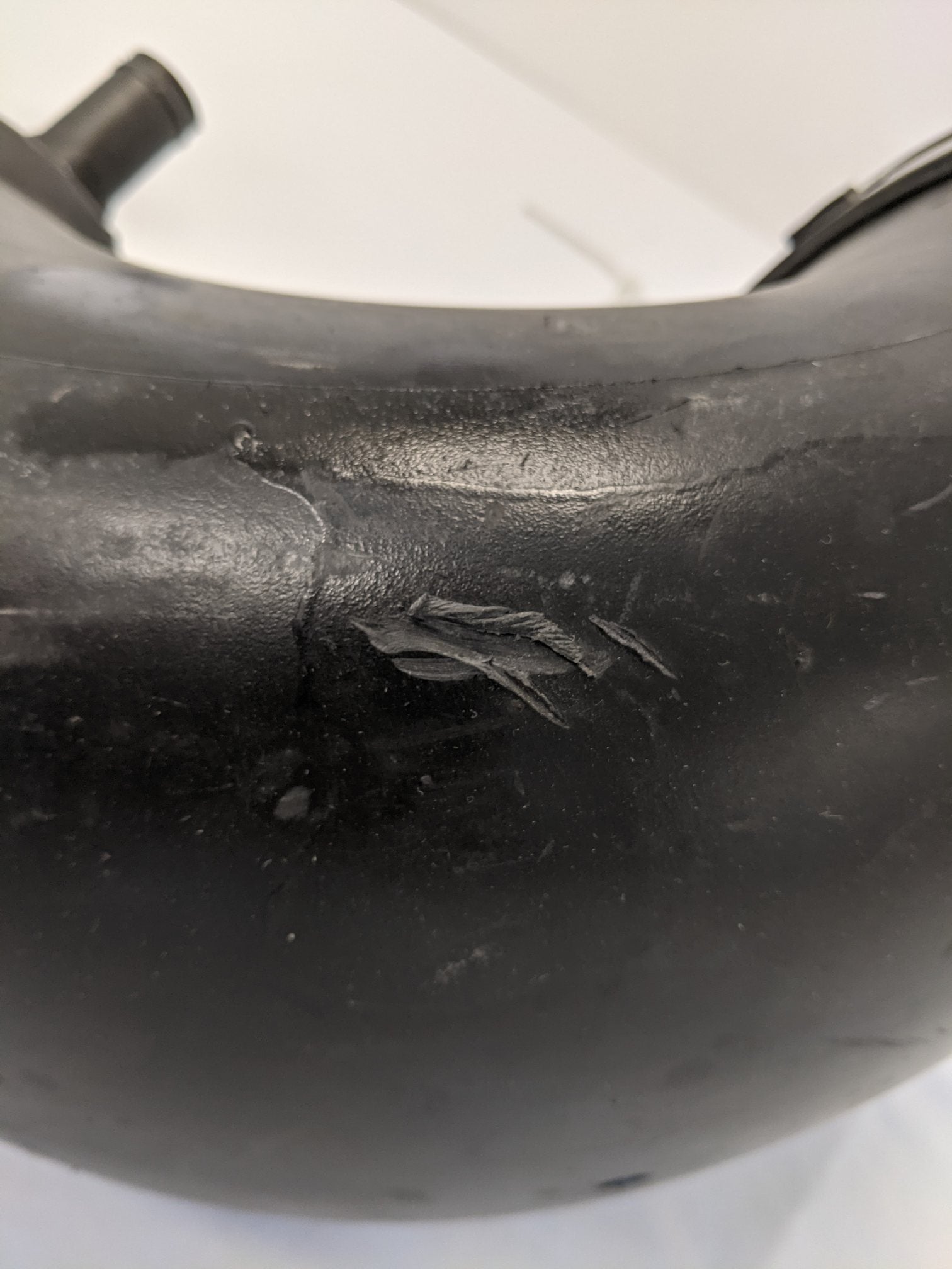 Used FTL Detroit DD13 12L HDEP Molded Air Intake Pipe w/ Elbow -P/N 03-37737-000 (10041320014140)