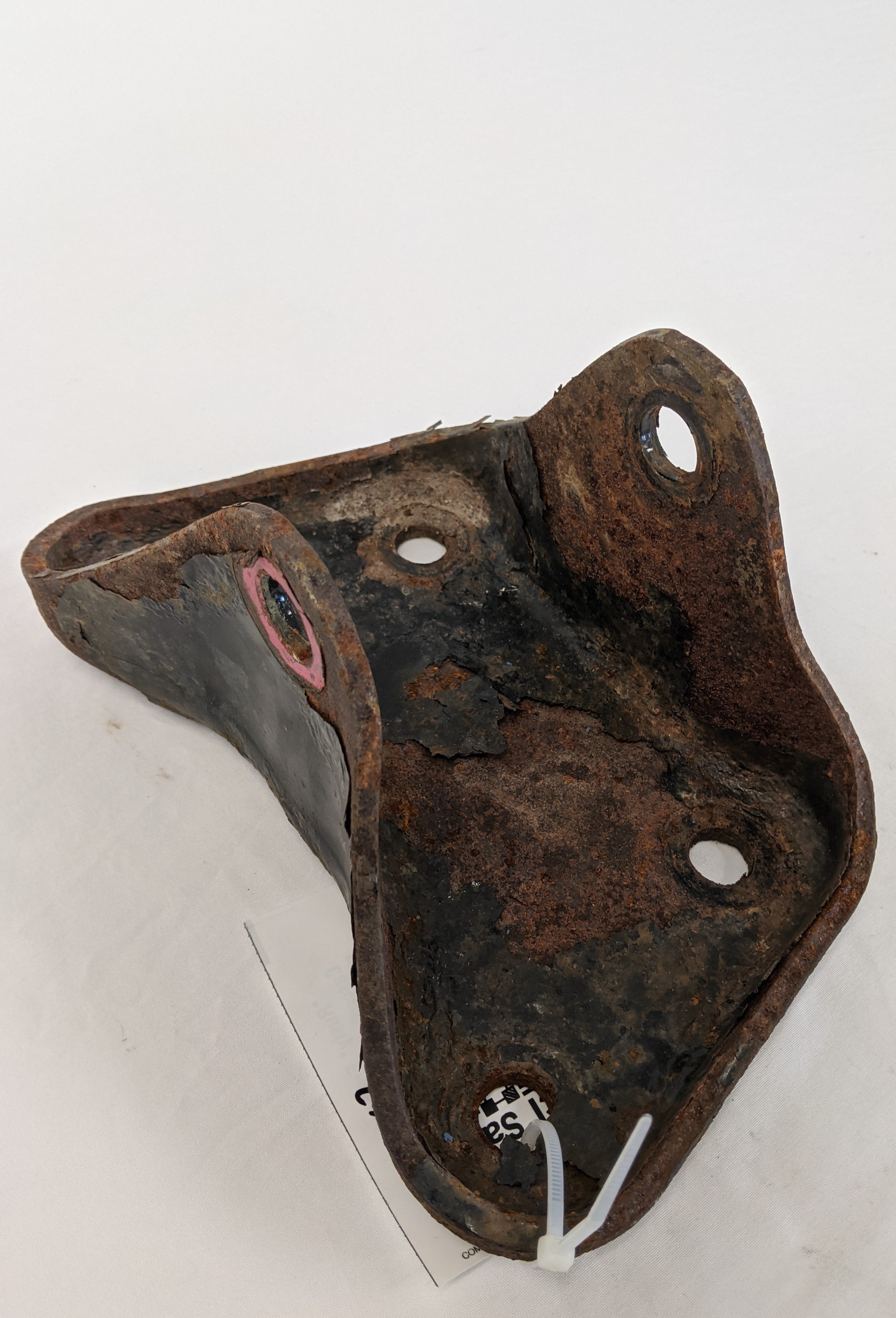 *Rusty* Freightliner Cascadia P3 Suspension Front Spring Hanger - P/N 16-18102-001 (10093047906620)