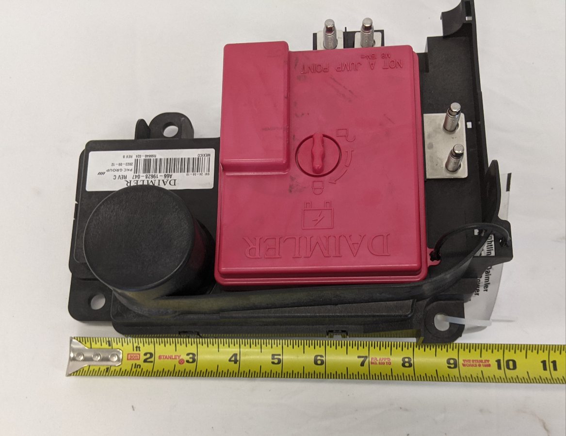 New Freightliner Daimler Battery Cable Access Power Module - P/N A66-19628-047 (10171319124284)