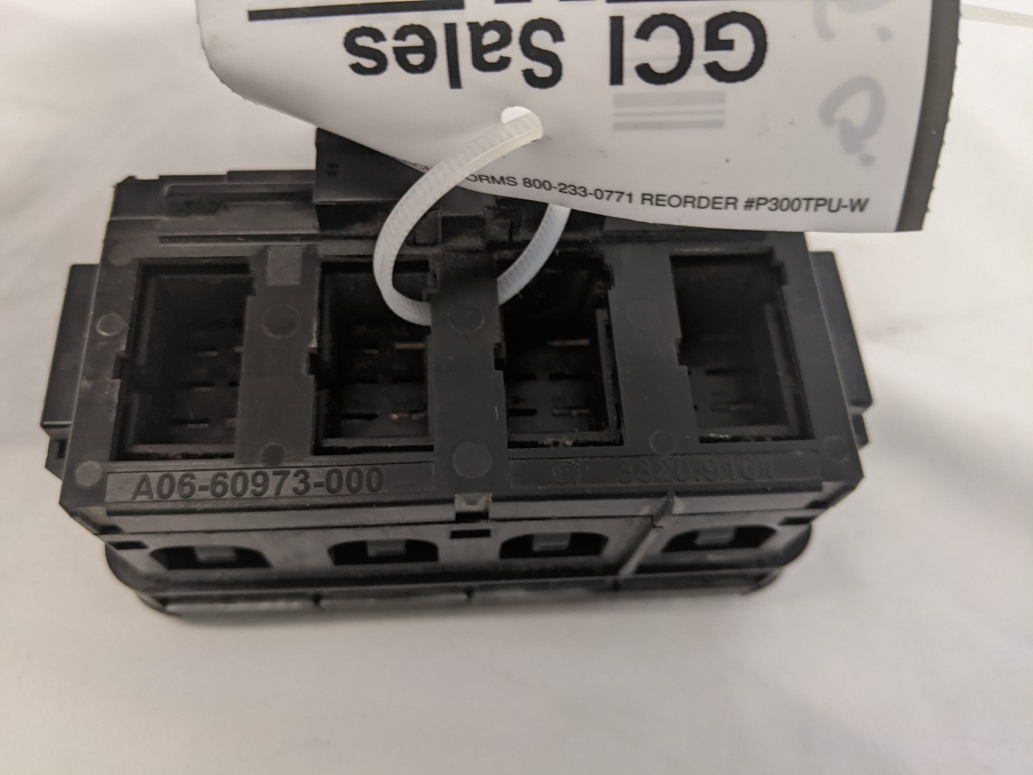 Used Freightliner Cascadia P3 Secondary Rocker Switch Panel -P/N  A06-60973-000