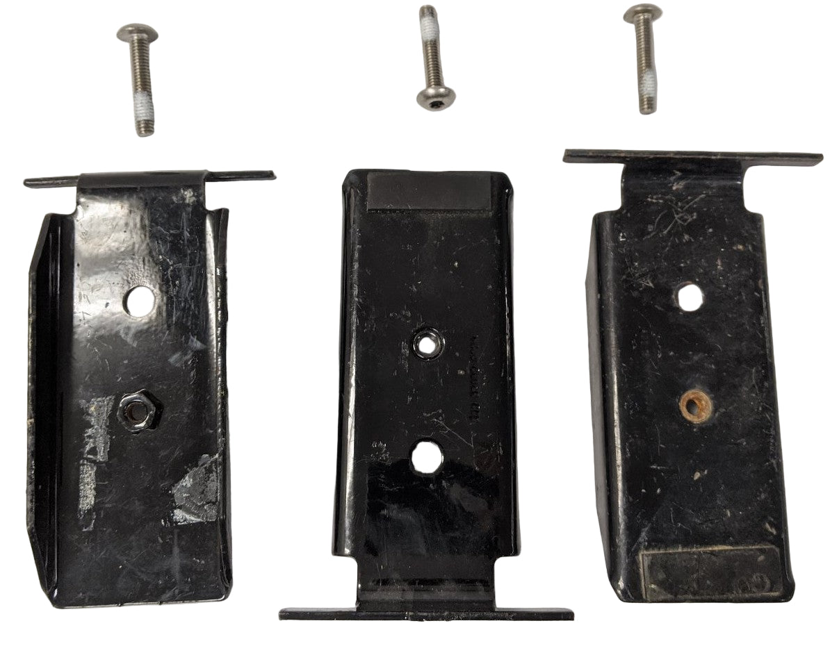 Freightliner Black Tread Deck Plate Bracket (A22-57932-002) - Used