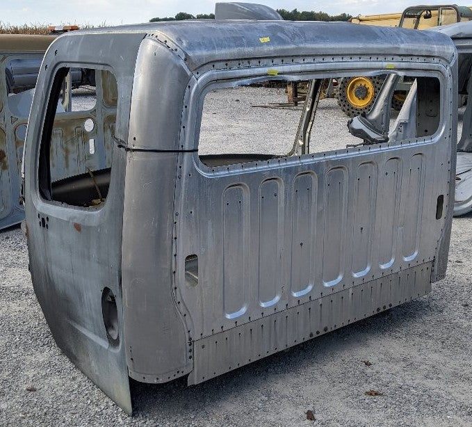 Damaged Freightliner M2 Day Cab Shell #19
