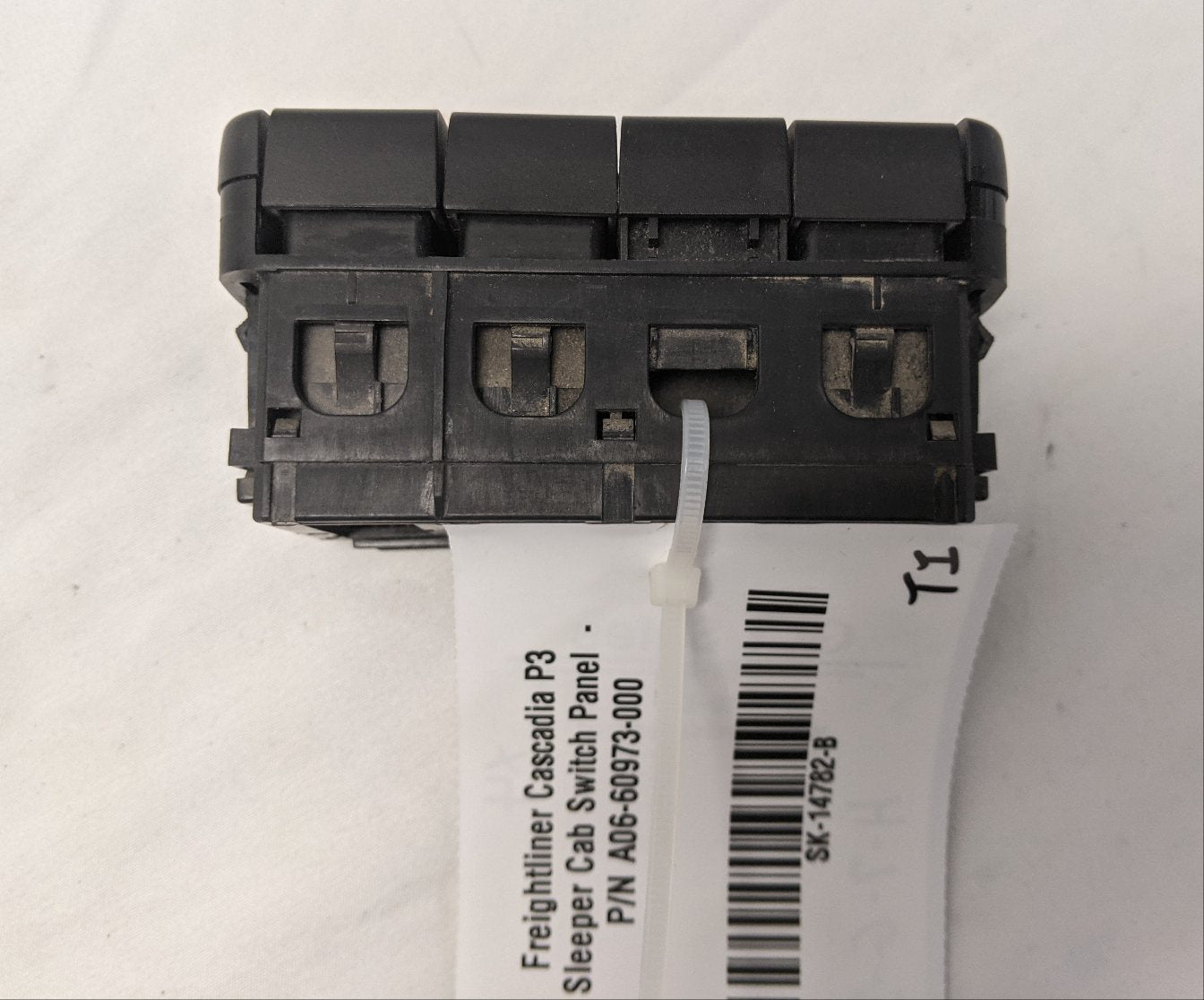 Freightliner Cascadia P3 Sleeper Cab Switch Panel  - P/N A06-60973-000