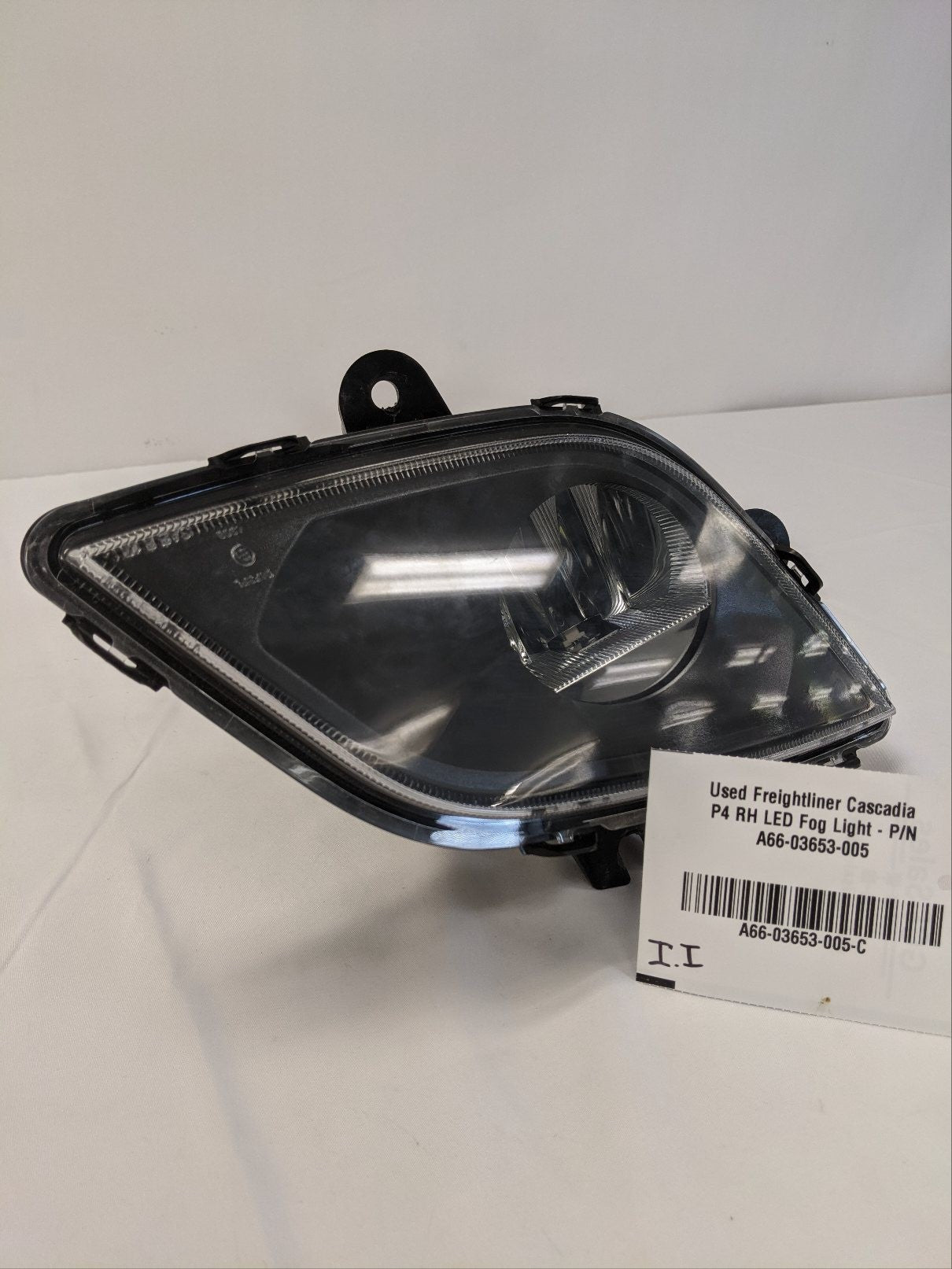 Used Freightliner Cascadia P4 RH LED Fog Light - P/N A66-03653-005
