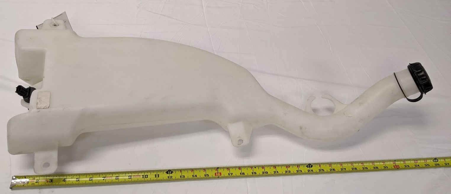 Used Freightliner Windshield Washer Reservoir w/ Sensor - P/N A22-60952-001