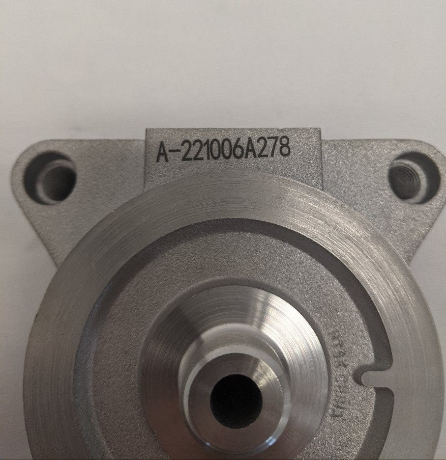 Fleetguard Water Coolant Filter Head  - P/N 020416300 / FG 204163S