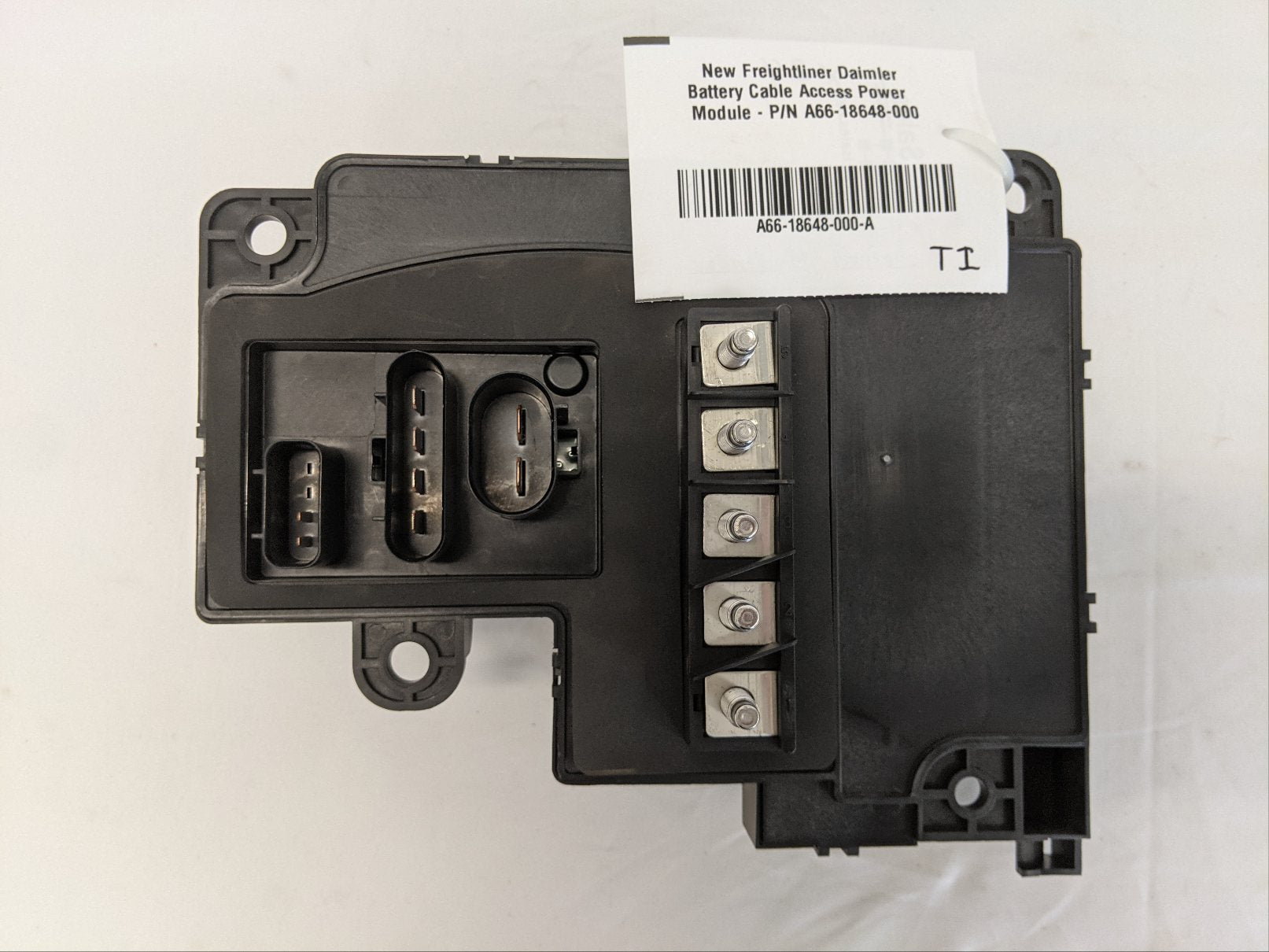 New Freightliner Daimler Battery Cable Access Power Module - P/N A66-18648-000 (10171265122620)
