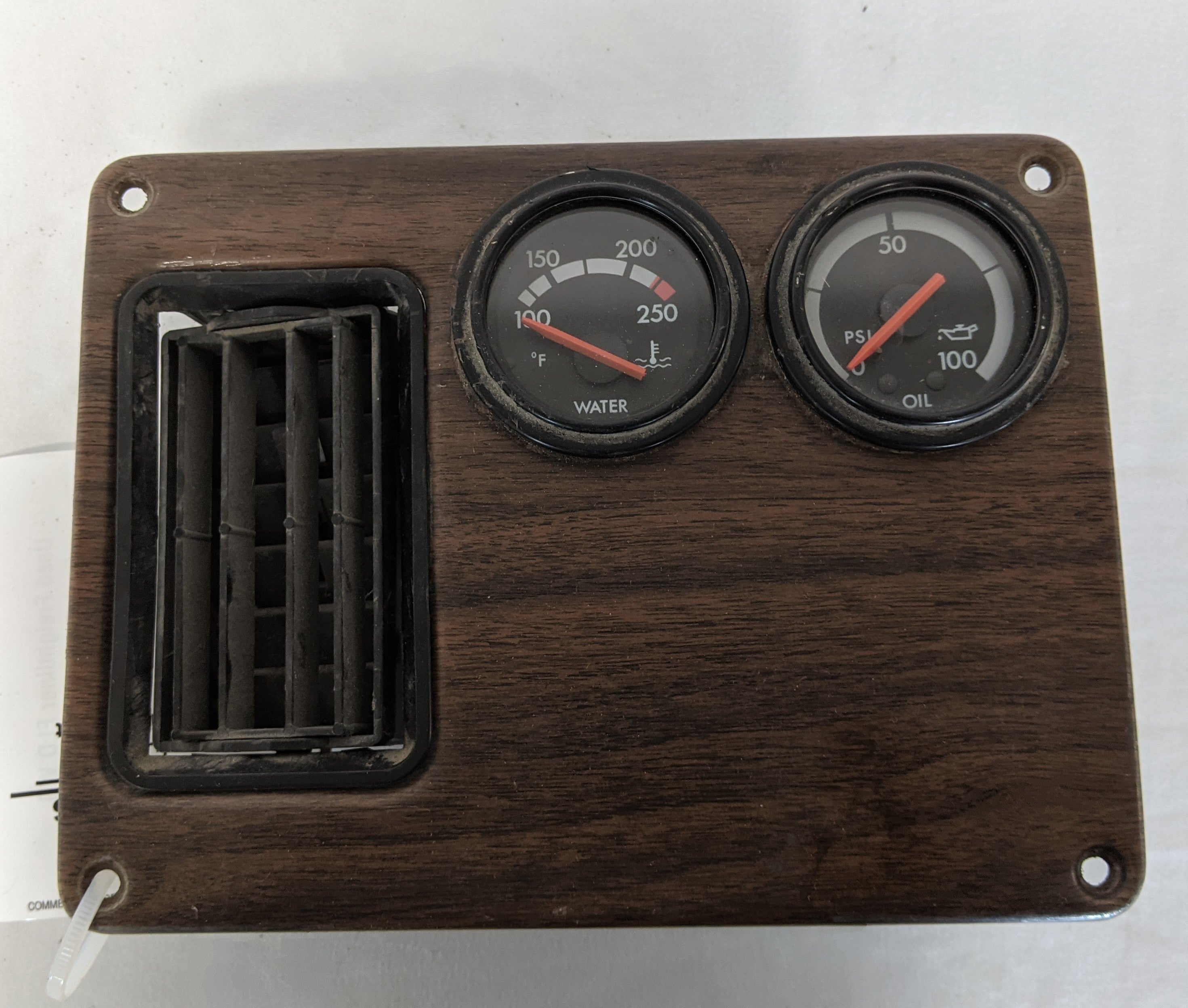 Used Freightliner FLD WG Dash Panel w/ 2 Black Gauges & Vent -P/N 22-32029-001 (9995525783868)