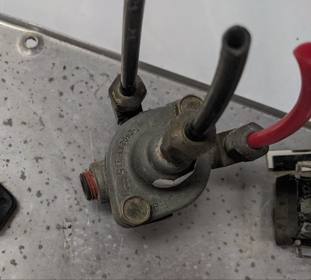 Freightliner FLD Classic LH Upper Dash Instrument Panel - 22-20985-004