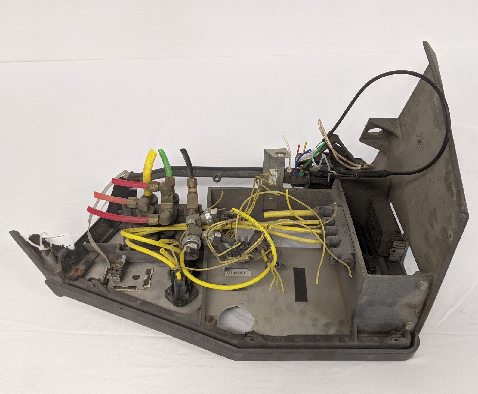 Used  Freightliner FLD Classic Gray Instrument Dash Panel - P/N 18-22127-002 (9987305701692)