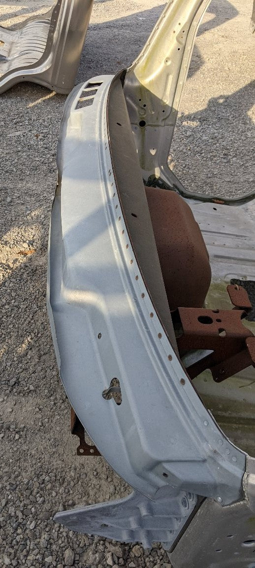 Damaged Freightliner M2 Day Cab Shell #18