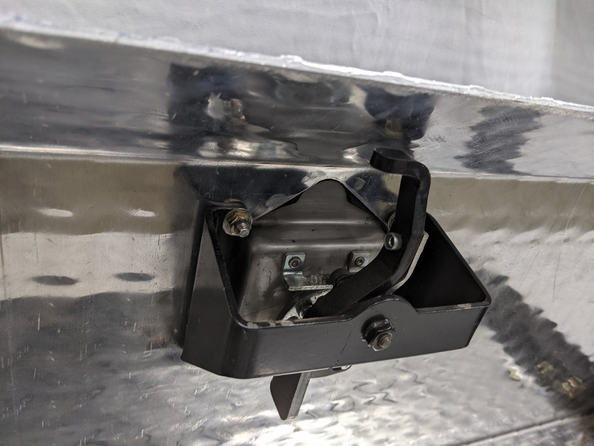 New Freightliner Diamond Lift Off Tool Box Cover - P/N 22-60614-004 (10141446111548)