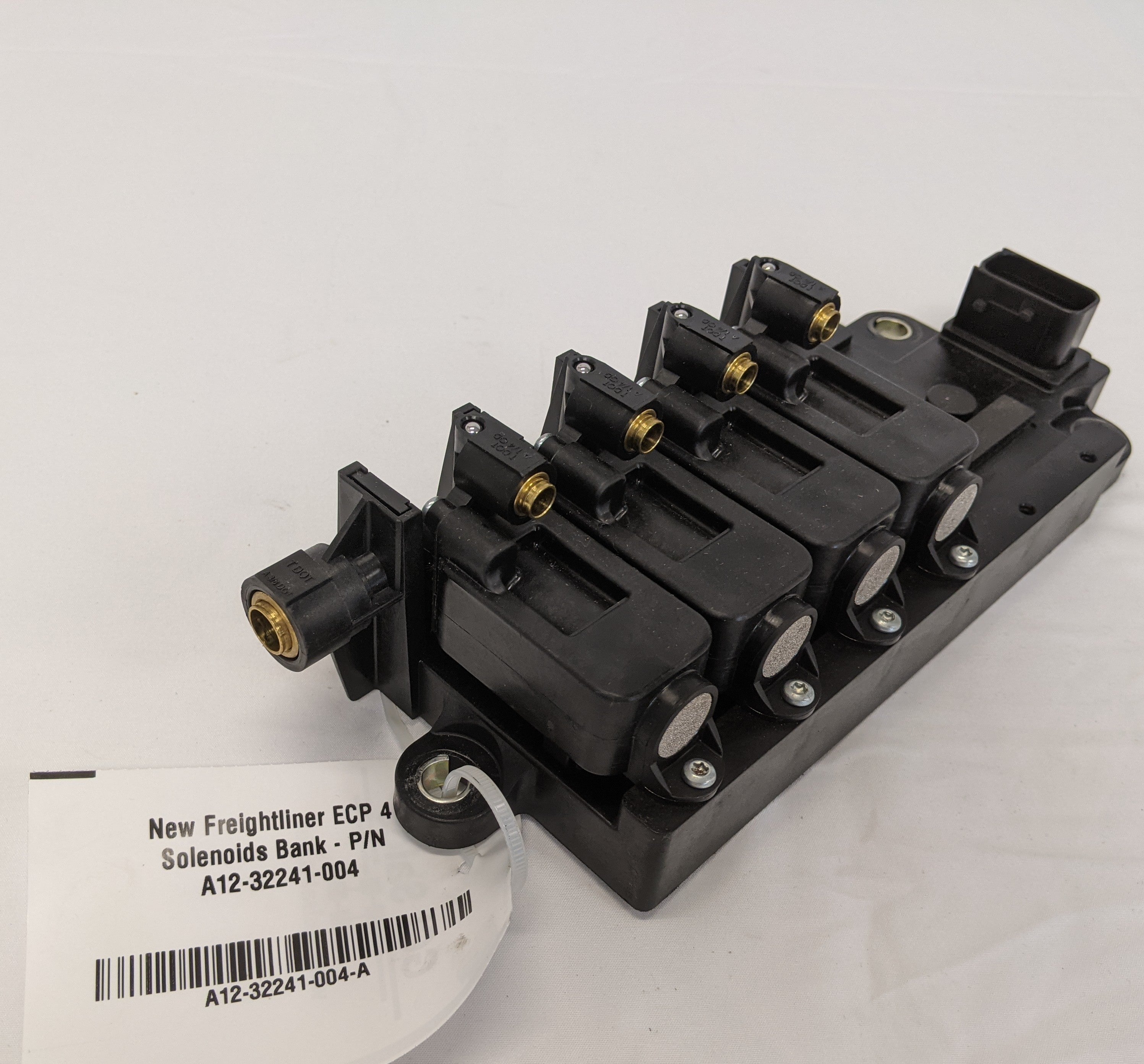 New Freightliner ECP 4 Solenoids Bank - P/N  A12-32241-004 (10121438363964)
