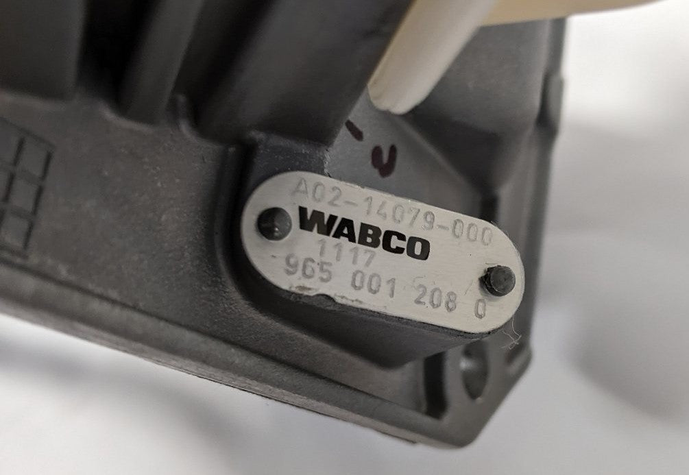 Freightliner Cascadia P3 Wabco Hydraulic Clutch Pedal A02-14082-000