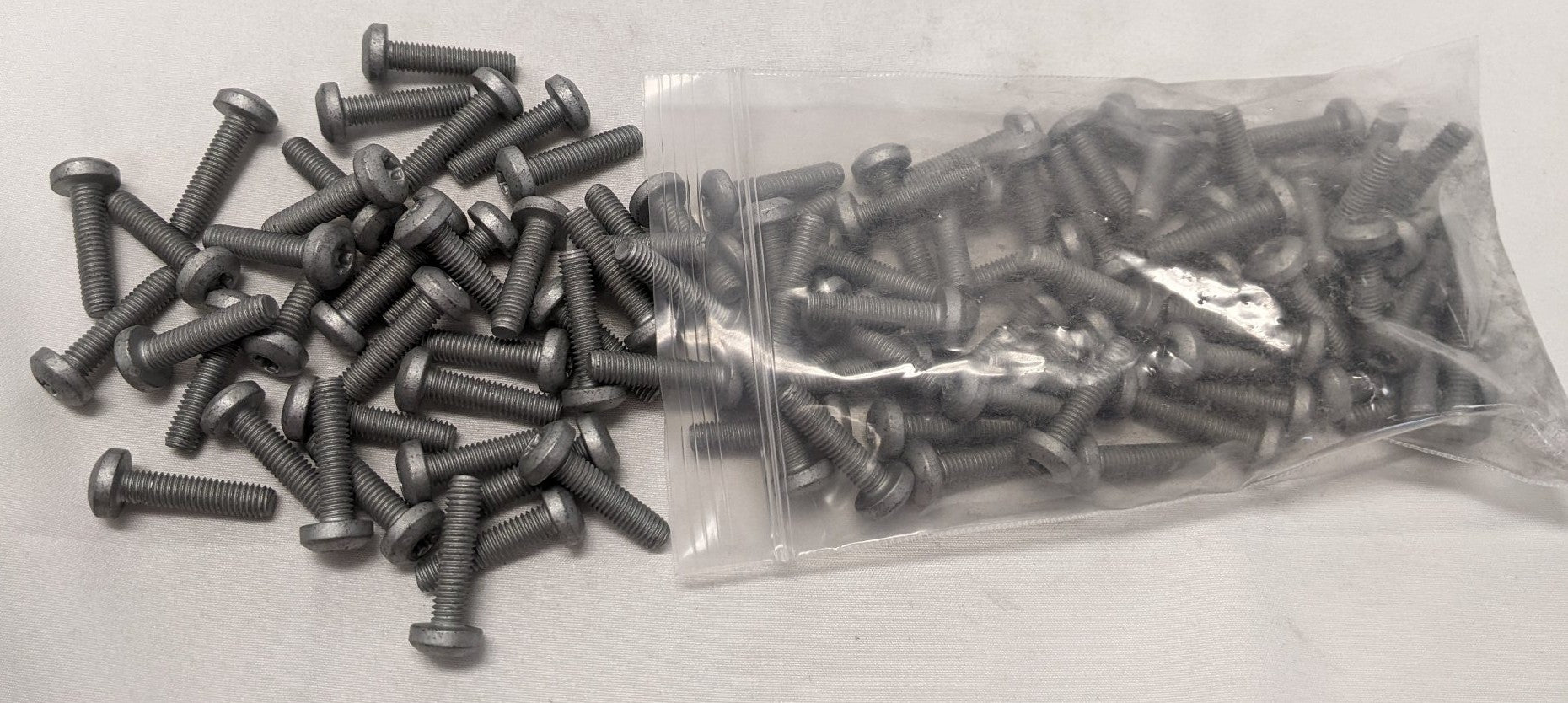 *Lot of 100* New M6-1mm x 25mm Full Thread Steel Pan Head (Torx) Machine Screw