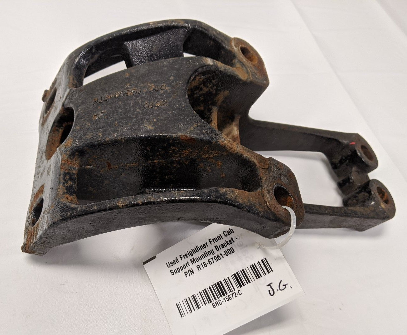 Used FTL Cascadia P4 Front Cab Support Mounting Bracket - P/N R18-67961-000