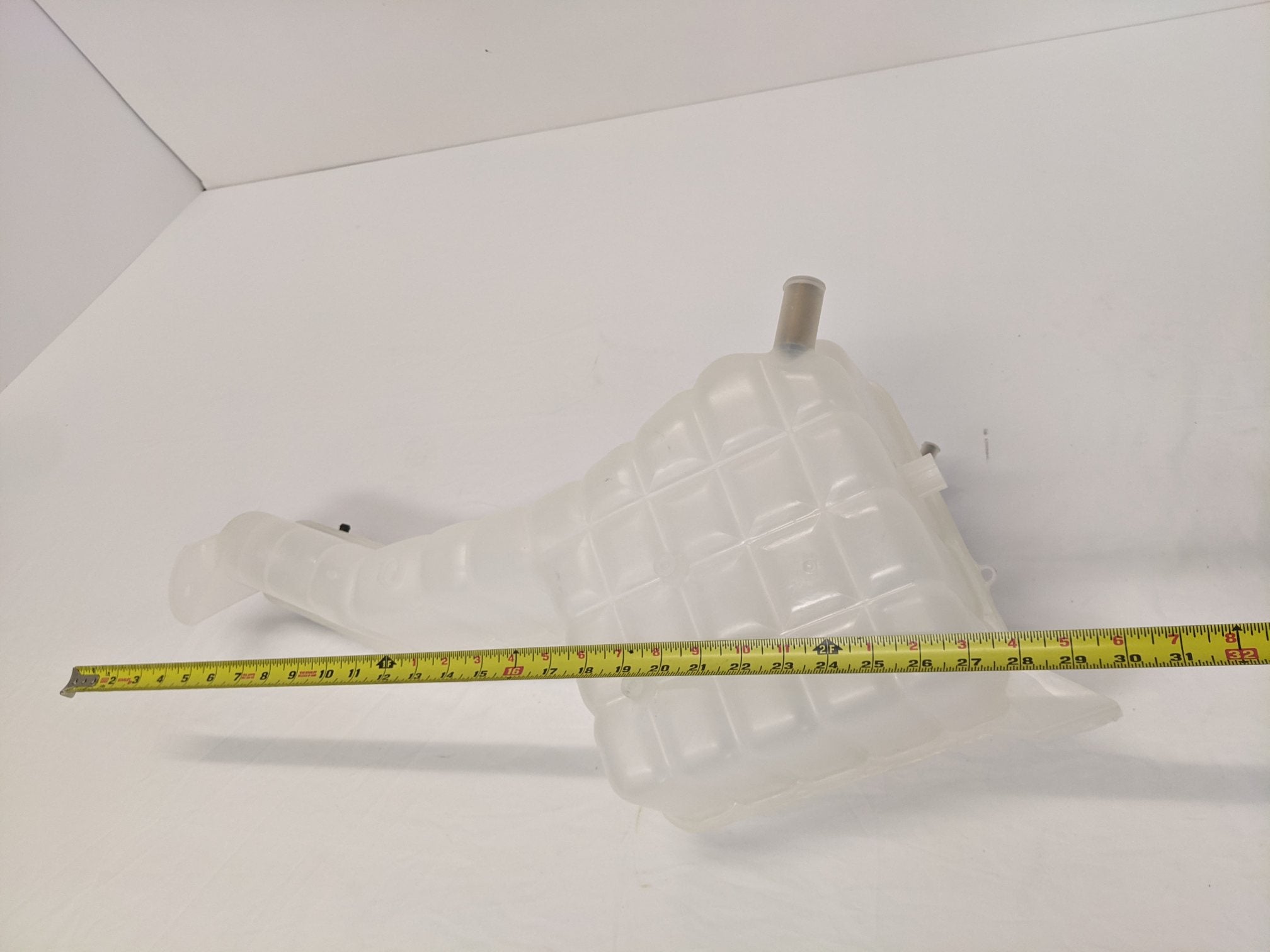 New Freightliner 1/2" Inlet M2 Coolant Surge Tank - P/N 05-23195-001 (10145864712508)