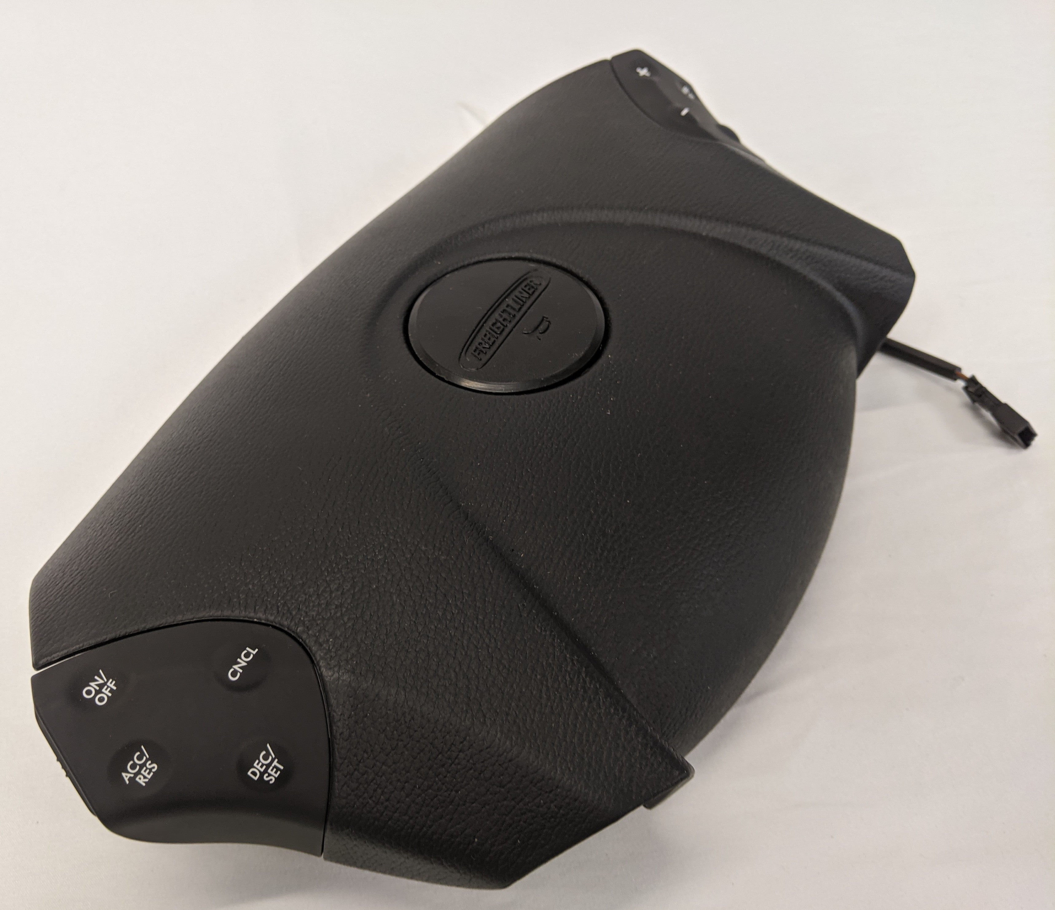 Freightliner Cascadia P3 Steering Wheel No Engine Brake Cover - PN A14-15886-001 (10097400676668)