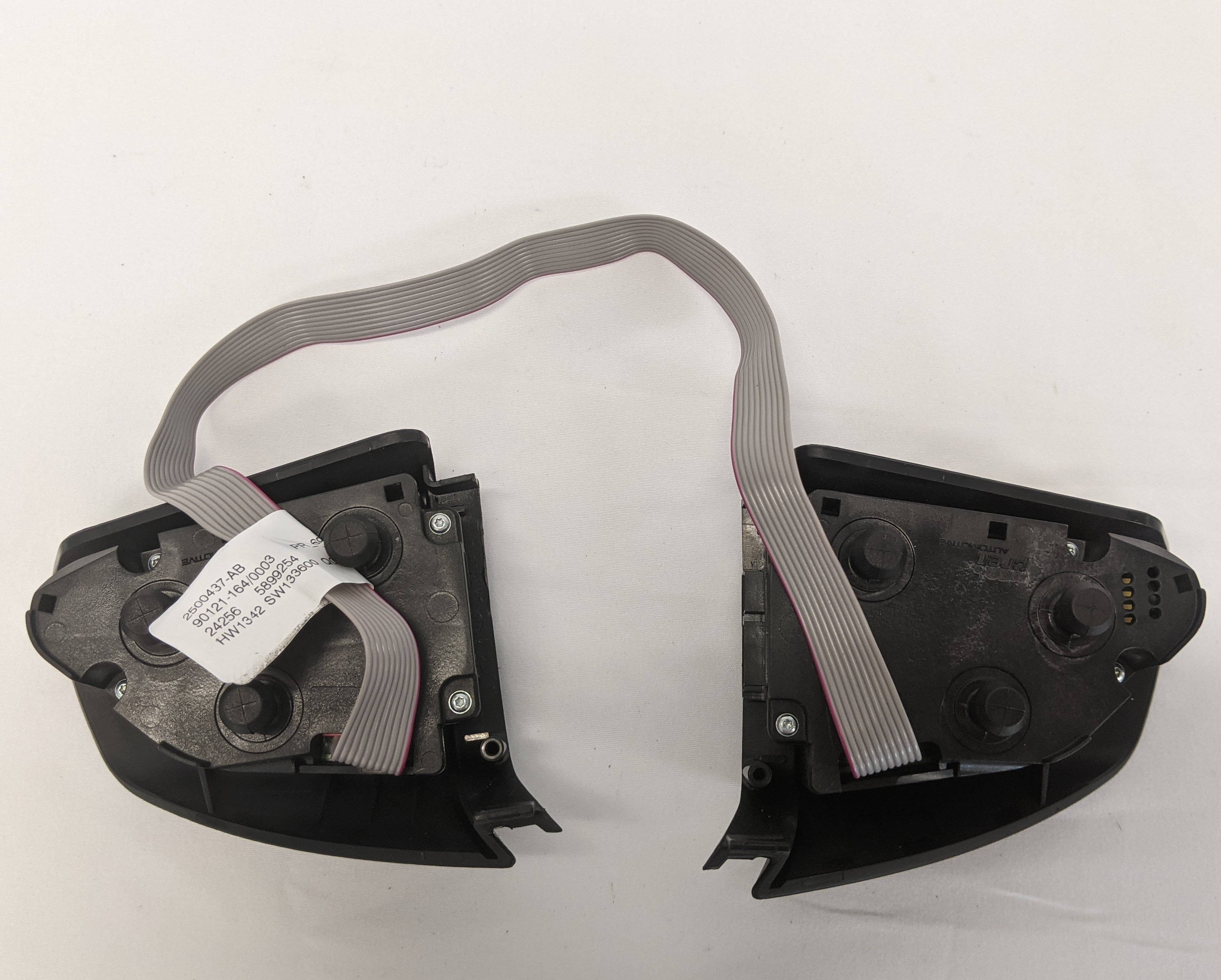 Freightliner Steering Wheel Switches from Assy. A14-19622-000  - P/N 2500437-AB (10127974924604)