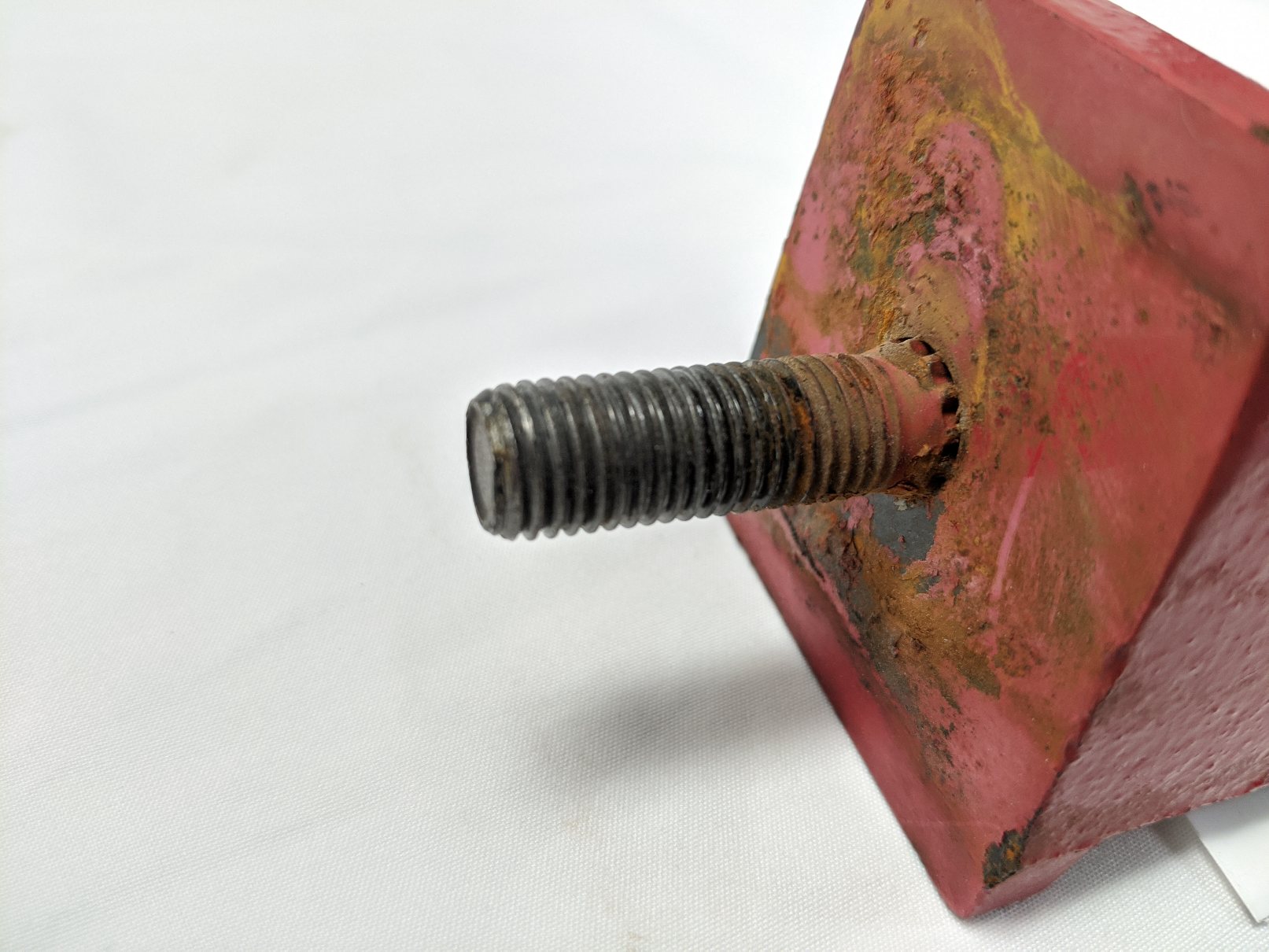 Used Freightliner Cascadia P4 Hood Support, Pivot Bracket -  P/N A17-20641-000