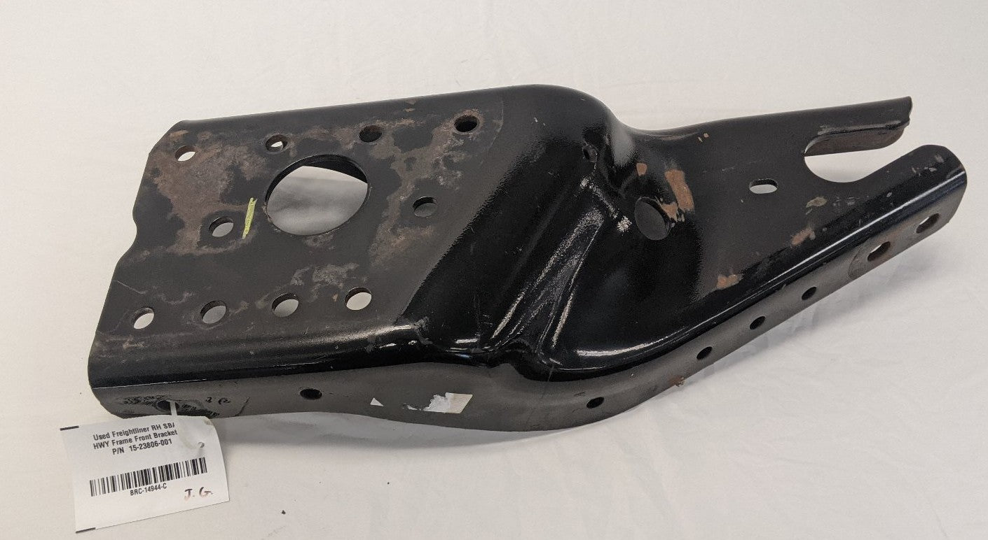Used Freightliner Cascadia RH SBA Front Frame Bracket | 15-23806-001