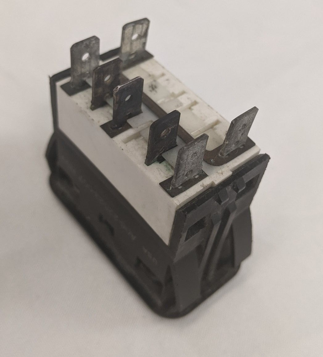 Used Freightliner 7 Pin Power Window Momentary Rocker Switch - P/N A06-22523-007