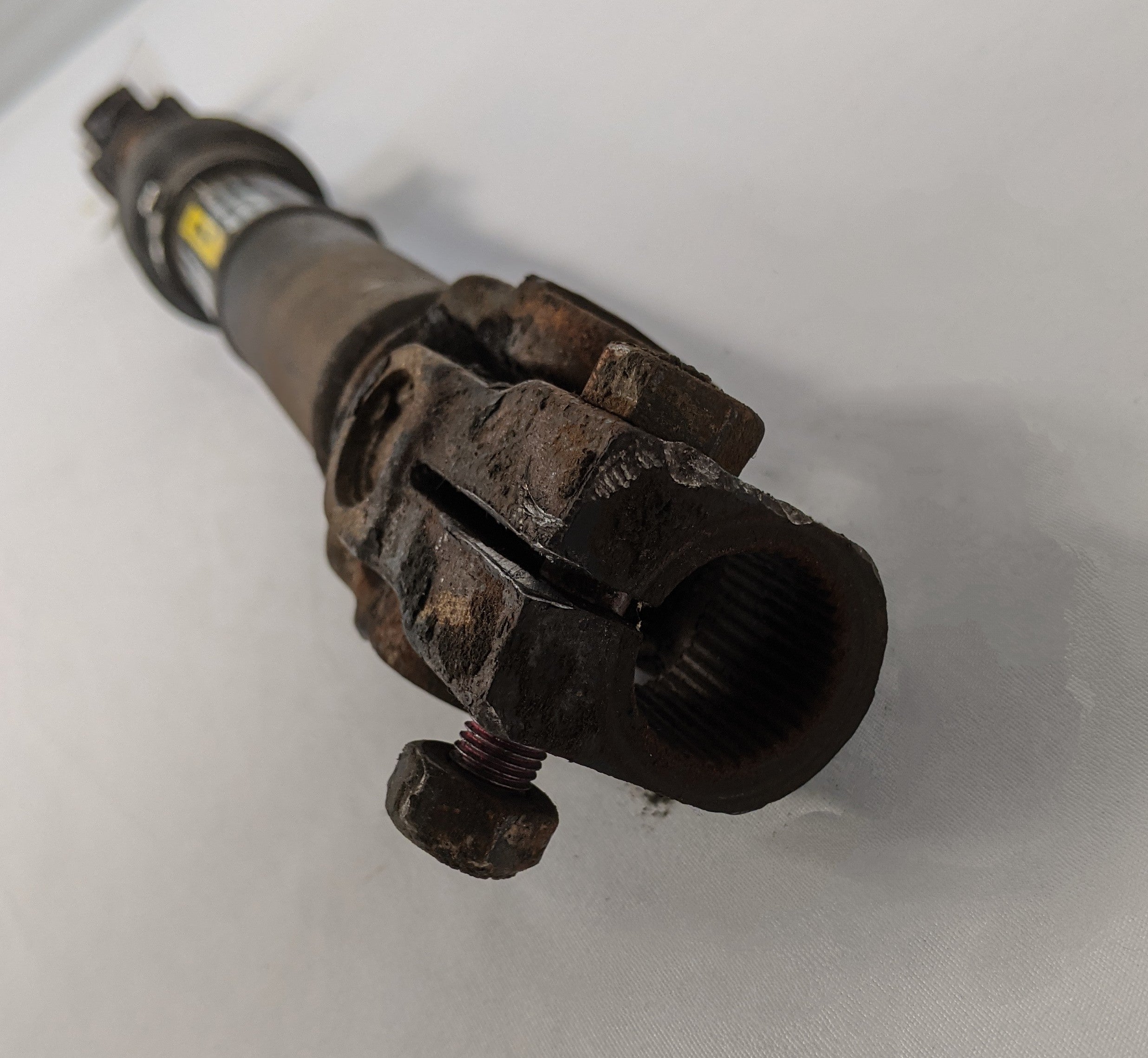 Used Freightliner Cascadia P3 Lower Steering Gear Slip Shaft - P/N 14-18646-001 (4758175514710)