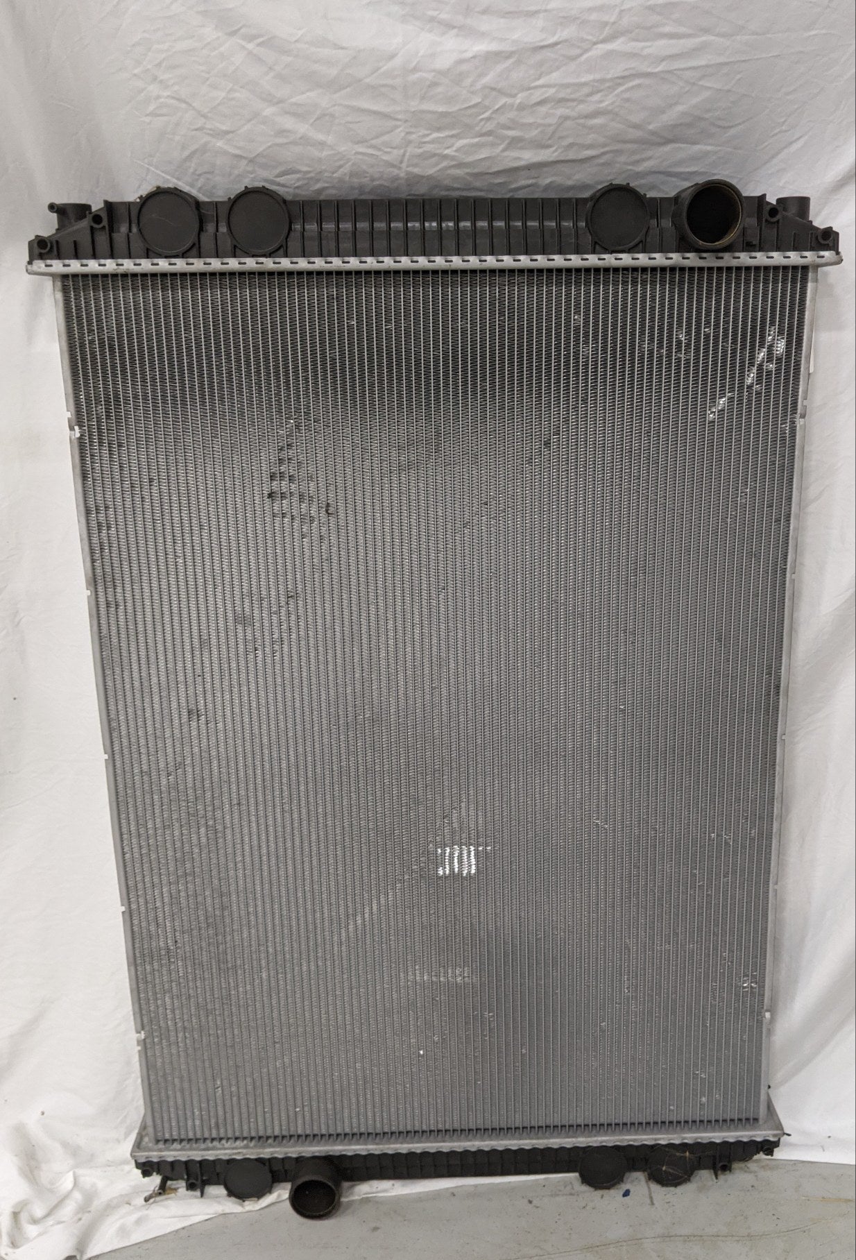 Freightliner Columbia  Radiator BHT98476, A0519870001 (4023572430934)