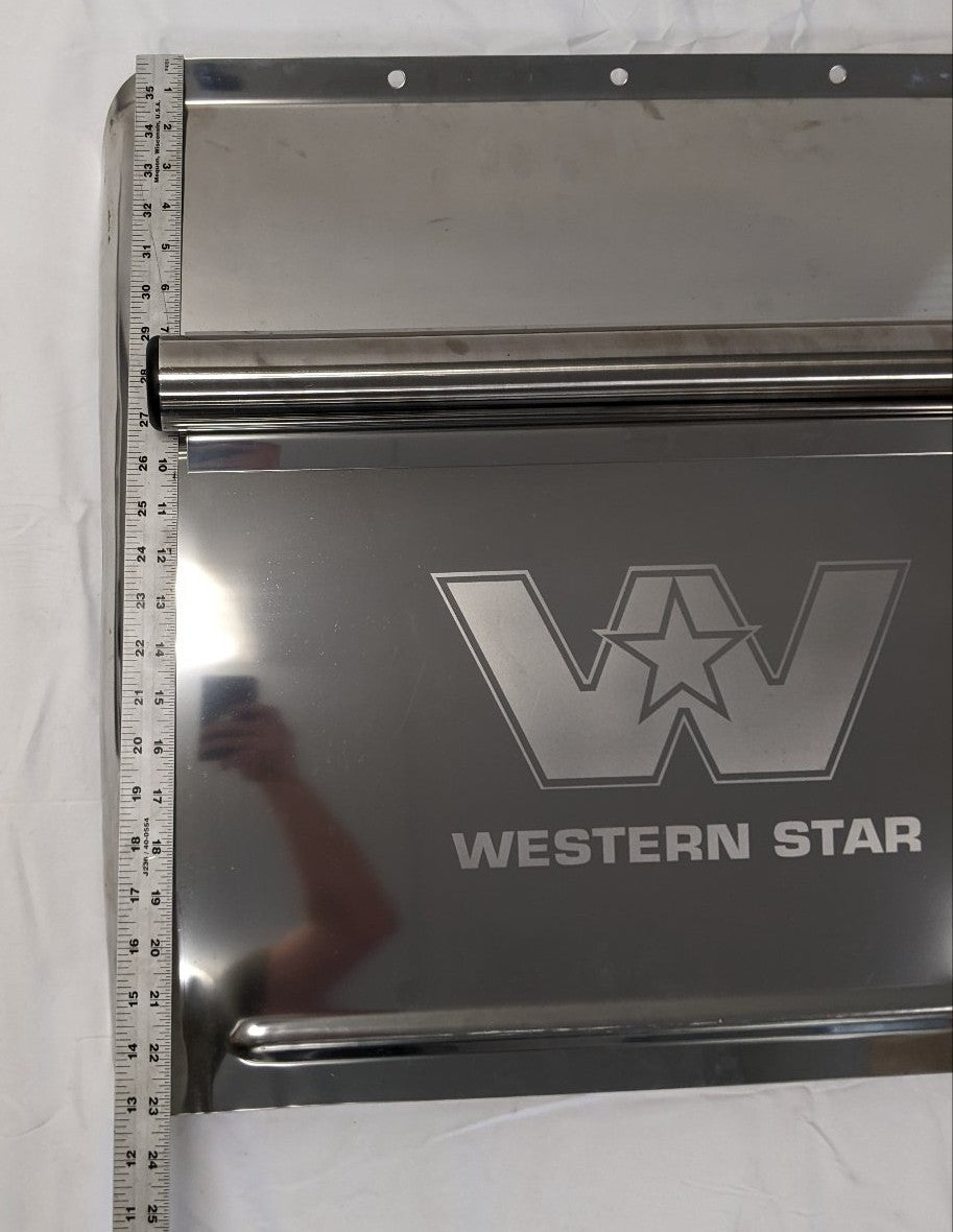 *RH & LH Set* New Western Star Standard Chrome Quarter Fenders - P/N SP211WSWC2