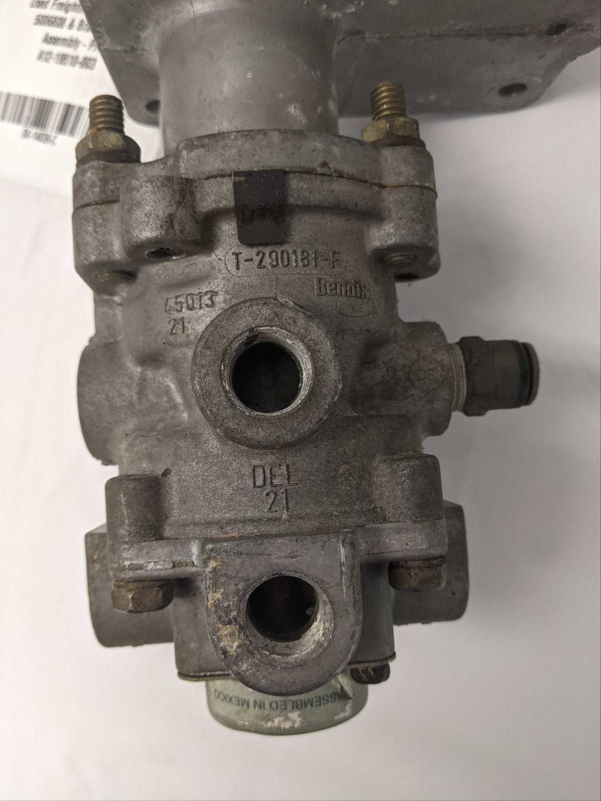 Used Freightliner Bendix Foot Valve & Brake Pedal | A12-19510-003