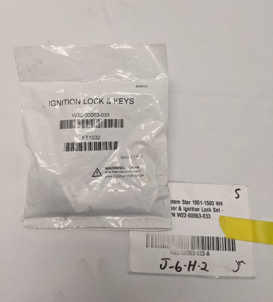 Western Star W4 Door & Ignition Lock Set 2 Keys W22-00063-033