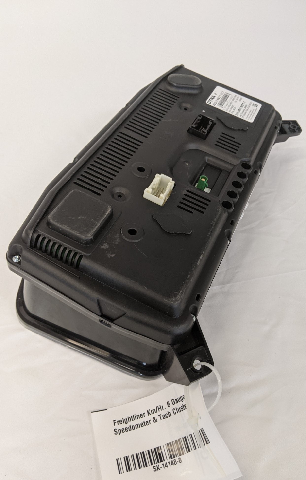 Freightliner Km/Hr. 6 Gauge Speedometer & Tach Cluster - P/N A22-74911-111 (10111997903164)