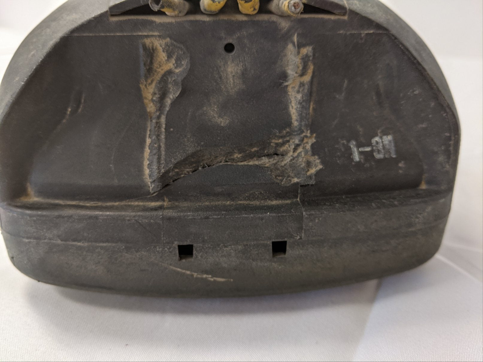 Damaged CAT 24 Volt Vertical Flood Light - P/N D-153-2521