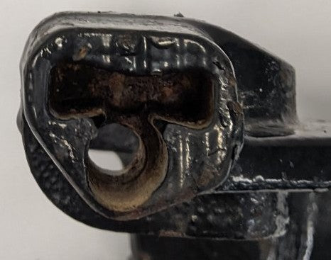 Used Freightliner RH Hinge Bracket -P/N R17-14554-000