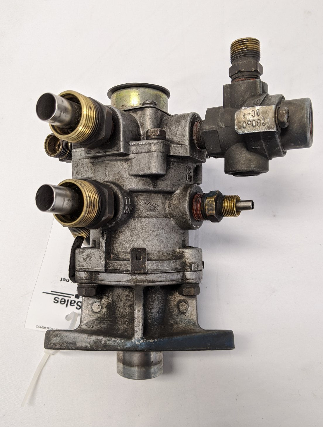 Used Bendix Foot E-6 Brake Valve Assembly - P/N 286171